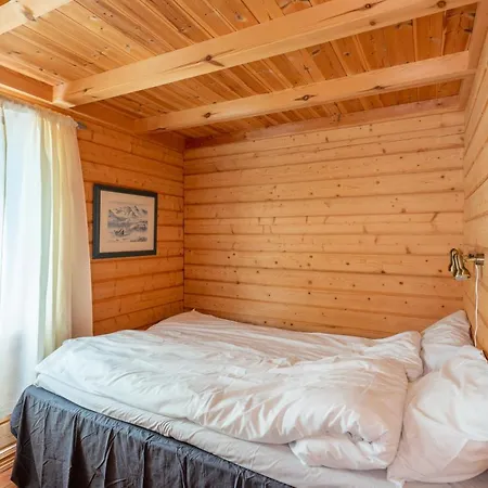 Holiday home Rorbua Havfruen