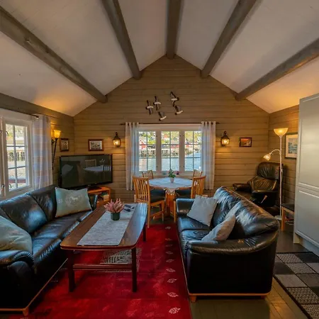 Rorbua Havfruen Holiday home Sorvagen